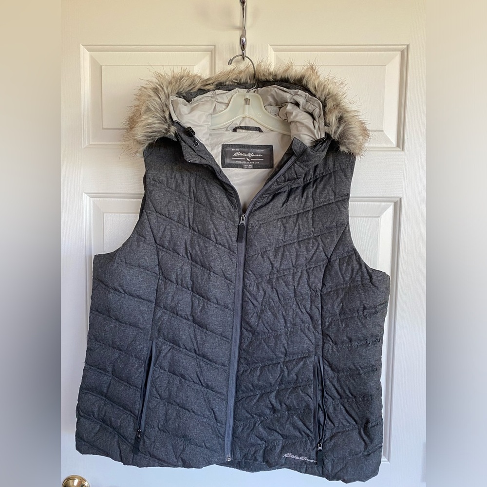 Eddie Bauer Down Vest with optional fur trim New no Tags